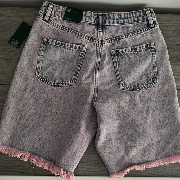 Wild Fable Women's High-Rise Bermuda Jean‎ Shorts Pink Acid Wash Size 6 - Picture 2 of 7